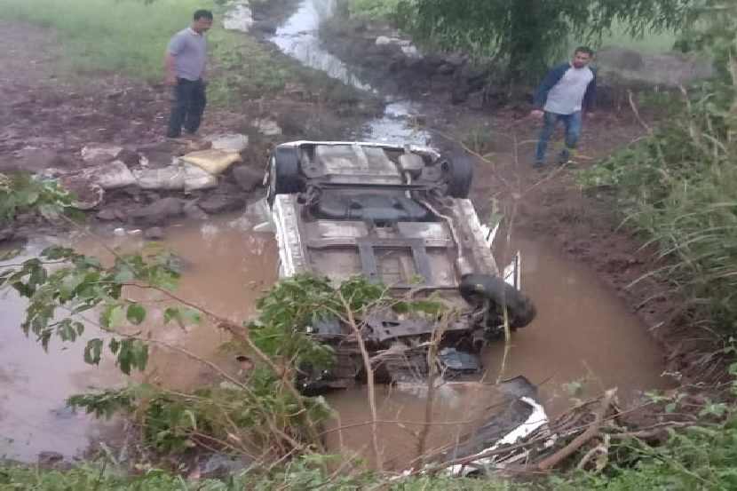 अपघातग्रस्त कार अपघातग्रस्त कार