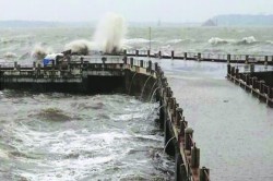 ‘माहा’ चक्रीवादळाचा धोका टळला