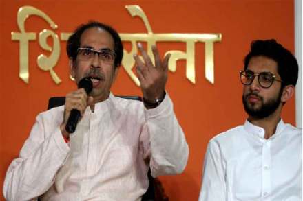 मला खोटारडे ठरविल्यानेच चर्चेची दारे बंद – उद्धव ठाकरे मला खोटारडे ठरविल्यानेच चर्चेची दारे बंद – उद्धव ठाकरे