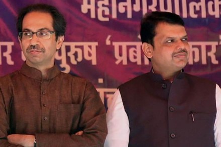 उद्धव ठाकरे आणि देवेंद्र फडणवीस उद्धव ठाकरे आणि देवेंद्र फडणवीस