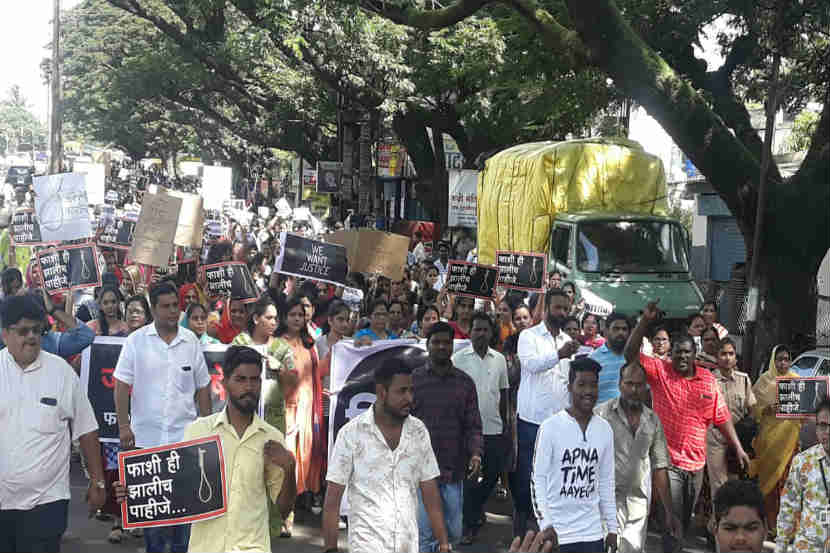 अल्पवयीन मुलीवर अत्याचार प्रकरण: आरोपींच्या फाशीसाठी इचलकरंजीत मोर्चा