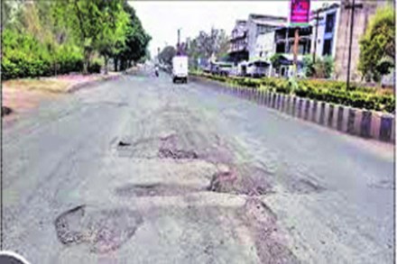 खड्डय़ांच्या तक्रारींची अभियंत्यांकडून शहानिशा