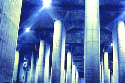 उद्यानांमध्ये जलबोगदे