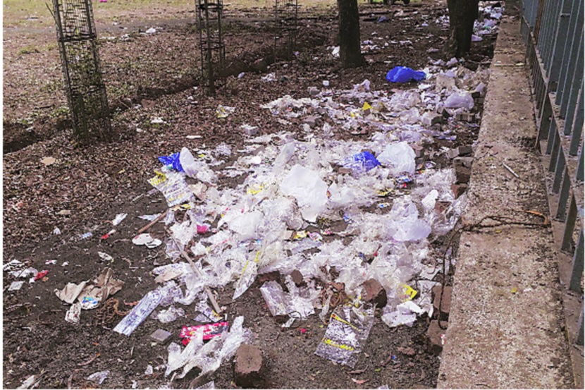 प्लास्टिक कचरा हटेना