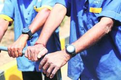 सफाई कर्मचाऱ्यांचा  पुन्हा पालिकेत ठिय्या