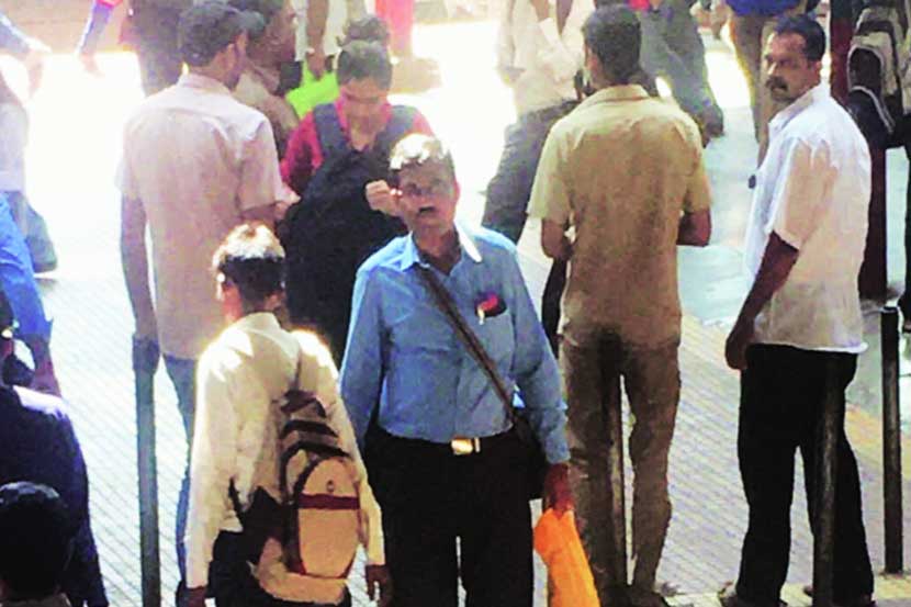 कारवाई थांबताच रिक्षाचालक शिरजोर