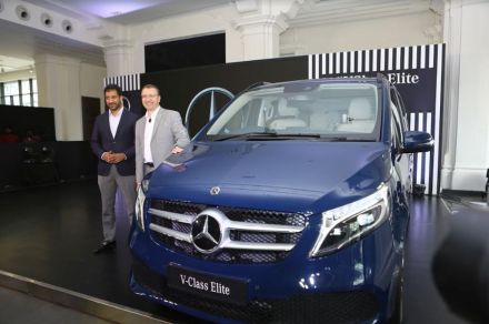 Mercedesने भारतात लाँच केली V-class Elite, किंमत किती? Mercedesने भारतात लाँच केली V-class Elite, किंमत किती?