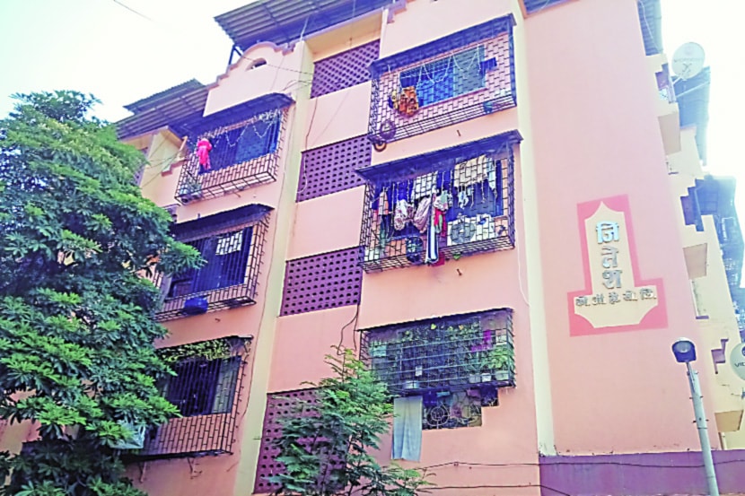 तक्रारींकडे पालिकेचे दुर्लक्ष तक्रारींकडे पालिकेचे दुर्लक्ष