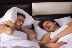 घोरण्यामुळे त्रस्त आहात?; तर मग जीवनशैलीत करा ‘हे’ बदल