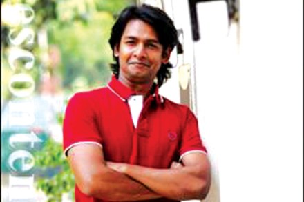 बाहेरचं जगही कॉलेजनं दाखवलं बाहेरचं जगही कॉलेजनं दाखवलं