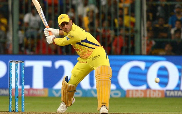 #MSDhoni @ 15 … ‘कॅप्टन कूल’वर चाहत्यांकडून शुभेच्छांचा वर्षाव
