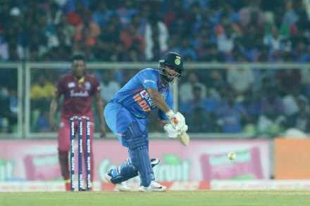 IND vs WI : ऋषभ पंतची हाराकिरी सुरुच, टी-२० क्रिकेटमध्ये लाजिरवाणा विक्रम नावावर