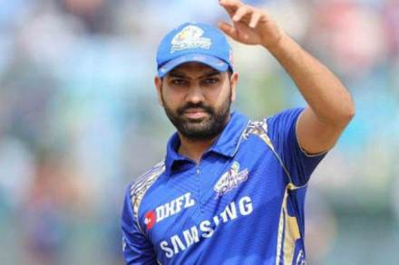 IPL 2020 : आता मी कुठे फलंदाजी करायची?? कर्णधार रोहितचा स्वतःच्याच संघाला टोला
