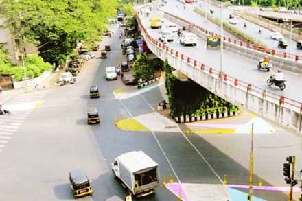 कंत्राटे देऊनही तीन पूल अधांतरी