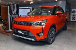 BS-6 इंजिनसह Mahindra XUV 300 झाली लाँच, किंमतीत बदल