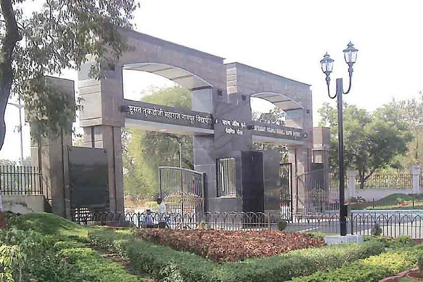 प्राध्यापकांकडून पगारी सुट्टय़ांची खोटी माहिती ; माहिती अधिकारातून भंडाफोड