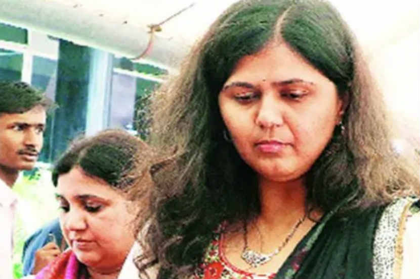 पंकजा यांच्या नाराजी अस्त्रानंतर भाजपचे नेते भेटीला