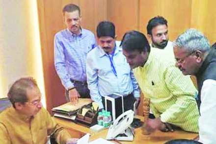 शिरूर मतदारसंघातील प्रश्नांसाठी आढळरावांचे मुख्यमंत्र्यांना साकडे शिरूर मतदारसंघातील प्रश्नांसाठी आढळरावांचे मुख्यमंत्र्यांना साकडे