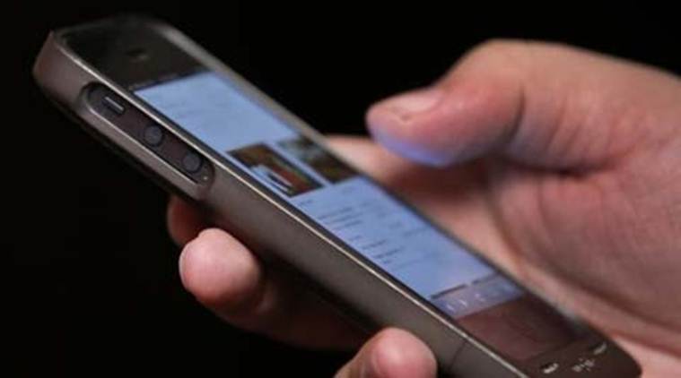मोबाइल नंबर पोर्ट करायचाय? जाणून घ्या ‘ट्राय’चा नवा नियम मोबाइल नंबर पोर्ट करायचाय? जाणून घ्या ‘ट्राय’चा नवा नियम