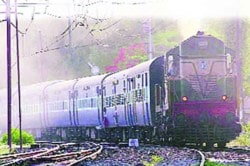 प्रवासी रेल्वेगाडय़ांचे भाडे वाढवण्याबाबत विचार सुरू