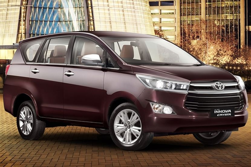 Toyota Innova चा नवा ‘अवतार’, किंमतही बदलली