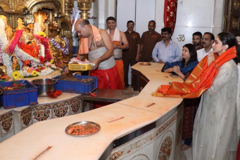 दीपिका पदूकोण सिद्धीविनायकाच्या चरणी