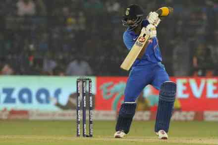 Ind vs NZ : लोकेश राहुलने मोडला विराट कोहलीचा विक्रम