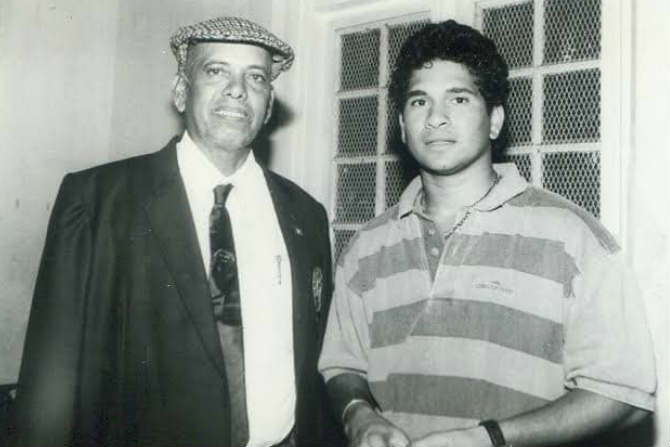 तुमच्या आठवणी मनात सदैव राहतील! आचरेकर सरांच्या आठवणींनी सचिन झाला भावूक