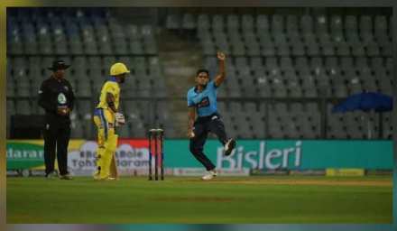 IPL 2020 : बॉलबॉय ते थेट दिल्ली कॅपिटल्सचं तिकीट, वाचा मुंबईच्या तुषार देशपांडेची यशोगाथा IPL 2020 : बॉलबॉय ते थेट दिल्ली कॅपिटल्सचं तिकीट, वाचा मुंबईच्या तुषार देशपांडेची यशोगाथा