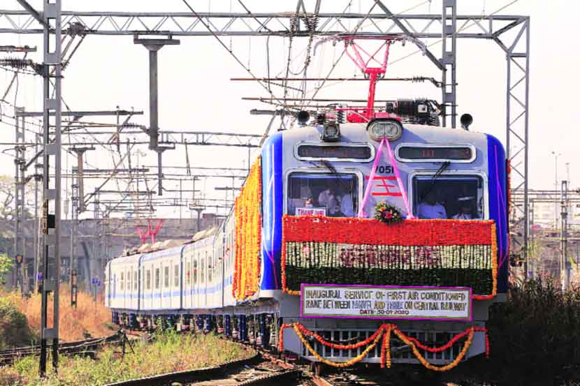वातानुकूलित लोकलच्या उद्घाटनात मानापमान नाटय़