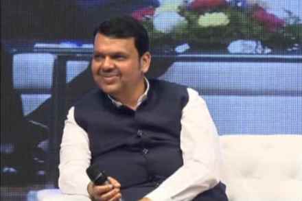 थाळ्या-टाळ्या वाजवणे महत्त्वाचेच होते… देवेंद्र फडणवीस यांनी सांगितलं कारण