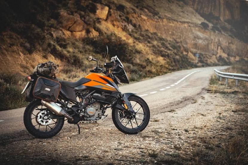 कशी आहे KTM ची Adventure ? जाणून घ्या किंमत आणि खासियत