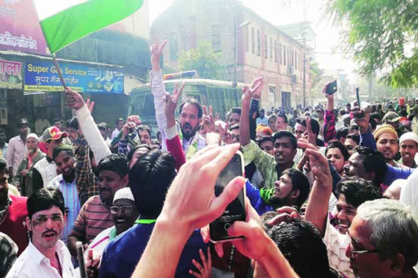 मालेगाव येथे जनता दलाच्या उमेदवाराचा दणदणीत विजय