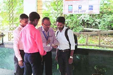 रेल्वेच्या मोबाइल तिकिटांवर पाच टक्के सूट