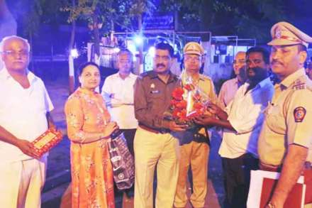 रिक्षाचालकाकडून प्रामाणिकपणाची प्रचिती