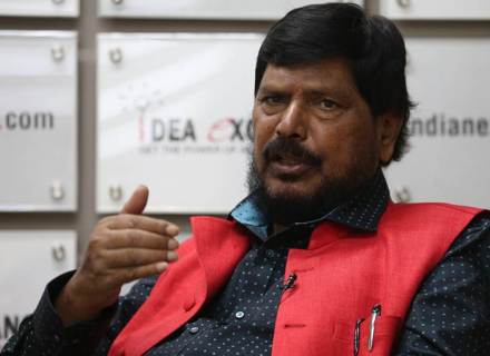 आज आहे गुढीपाडवा, कोरोनाला आडवा अन्…; रामदास आठवलेंनी केली कविता