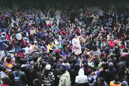 समाजभानाची मशाल पेटती ठेवण्यासाठी चळवळीला चेहरा, खंबीर नेतृत्व मिळण्याची गरज आहे.