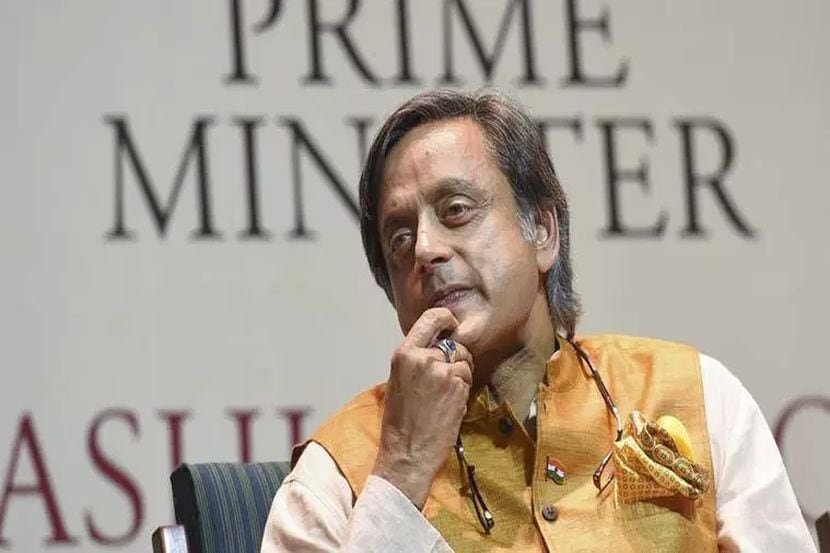 ‘ये कहाँ आ गए हम’ म्हणत शशी थरूर यांची दिल्ली हिंसाचारावर टीका