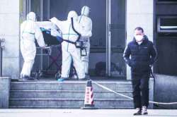 विश्वाचे वृत्तरंग : करोनाच्या विळख्यात ड्रॅगन.. 