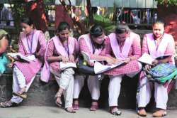 शिक्षकांच्या मदतीने उत्तरपत्रिका सोडविण्याचा प्रकार; चौघांविरुद्ध गुन्हा