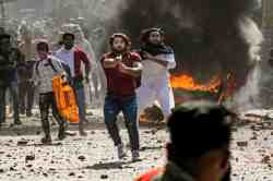 दिल्ली हिंसाचार : मौजपूरमध्ये गोळीबार करणारा तरुण पकडला