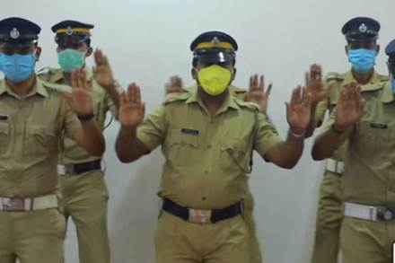 केरळ पोलिसांनी सांगितला करोना व्हायरसपासून वाचण्याचा उपाय