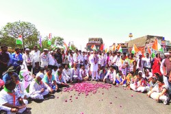 कांदा निर्यातीच्या प्रश्नावरून राष्ट्रवादी रस्त्यावर