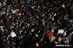 जीवनाशी घेती पैजा..