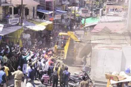 मुख्य बाजारपेठेतील अतिक्रमणे महापालिकेने काढली