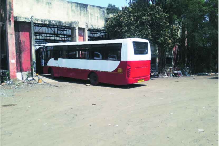 ‘एसटी’चा तोटा वाढला; बसबांधणीचा वेग मंदावला