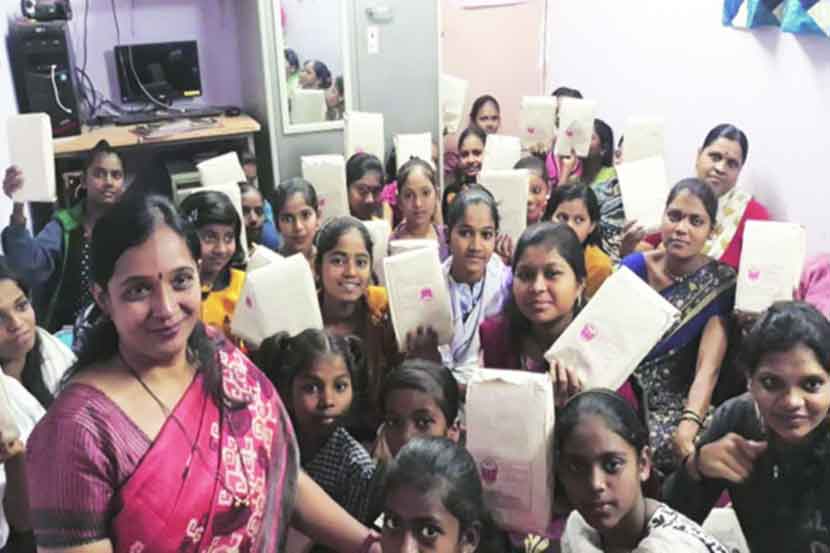 किशोरवयीन मुलींमध्ये नवी ‘ऊर्मी’ जागविणारी ‘मैत्रीण’