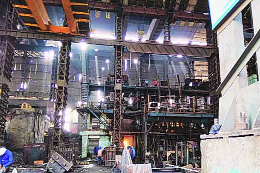 लोखंड उद्योगातील कामगारांची सुरक्षा पुन्हा ऐरणीवर!