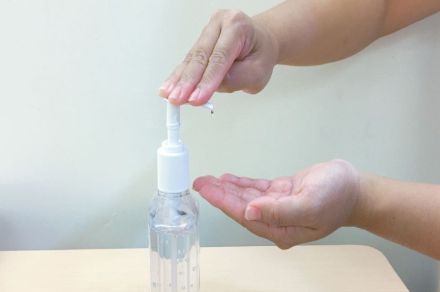 करोना व्हायरस : जास्त सॅनिटायझर वापरण्याचे कोणते दुष्परिणाम आहेत का?