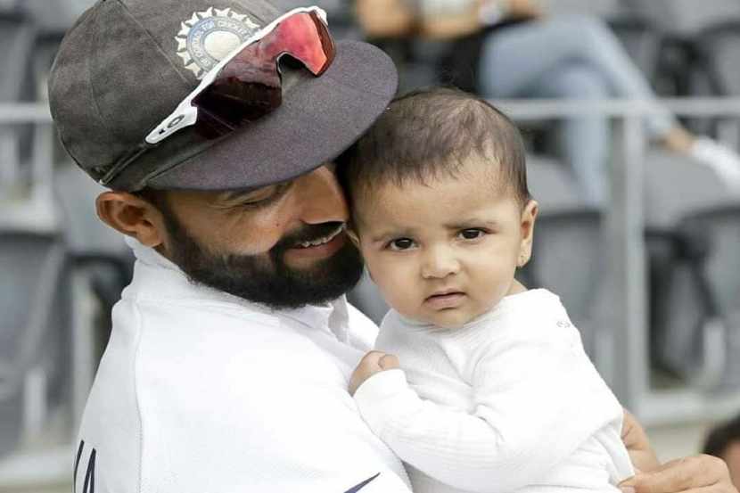 बाबांनी विचारलं घराच्या बाहेर पडायचं? आर्या म्हणाली नाही ! पाहा, रहाणेच्या मुलीचा गोंडस व्हिडीओ बाबांनी विचारलं घराच्या बाहेर पडायचं? आर्या म्हणाली नाही ! पाहा, रहाणेच्या मुलीचा गोंडस व्हिडीओ